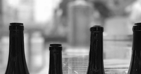 世界を震撼させた「ワイン偽造事件」。安ワインを数百万円の古酒に変えた“天才詐欺師”