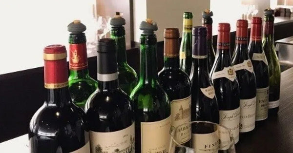 ワインボトルは、なぜ少し黒いのか？ロゼだけ透明な理由
